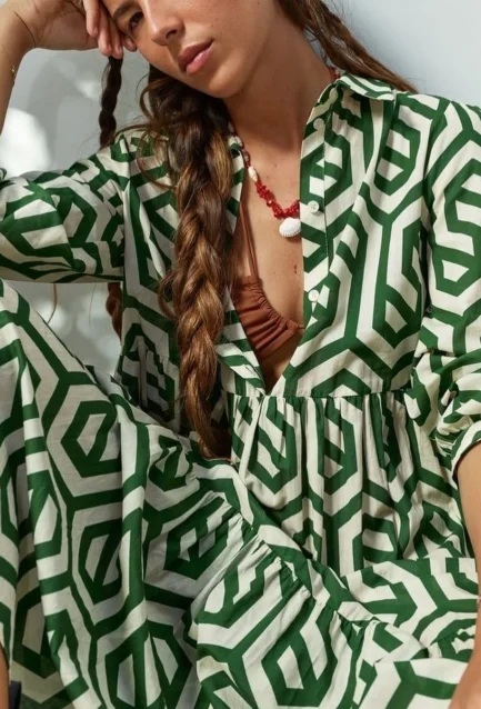 Robe-décontractée-a-motifs-avec-manches-longues