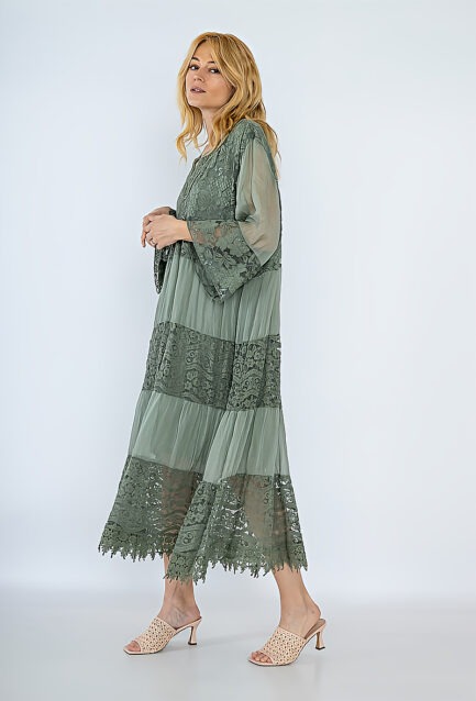 Robe longue à dentelle