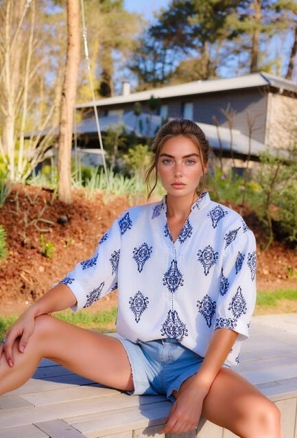 Blouse brodée avec lin